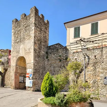 2 Bedroom Beautiful In Villanova Dalbenga