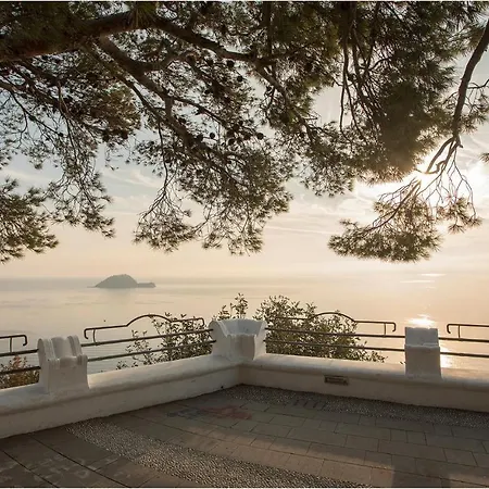 2 Bedroom Beautiful In Villanova Dalbenga 別荘 *